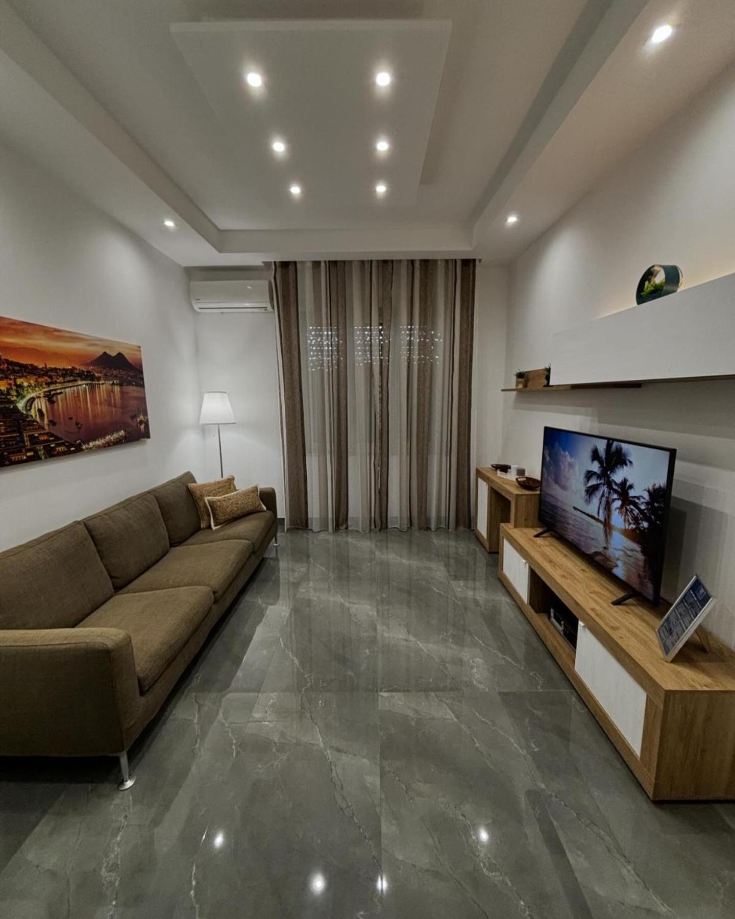 Louis Helen Appartement