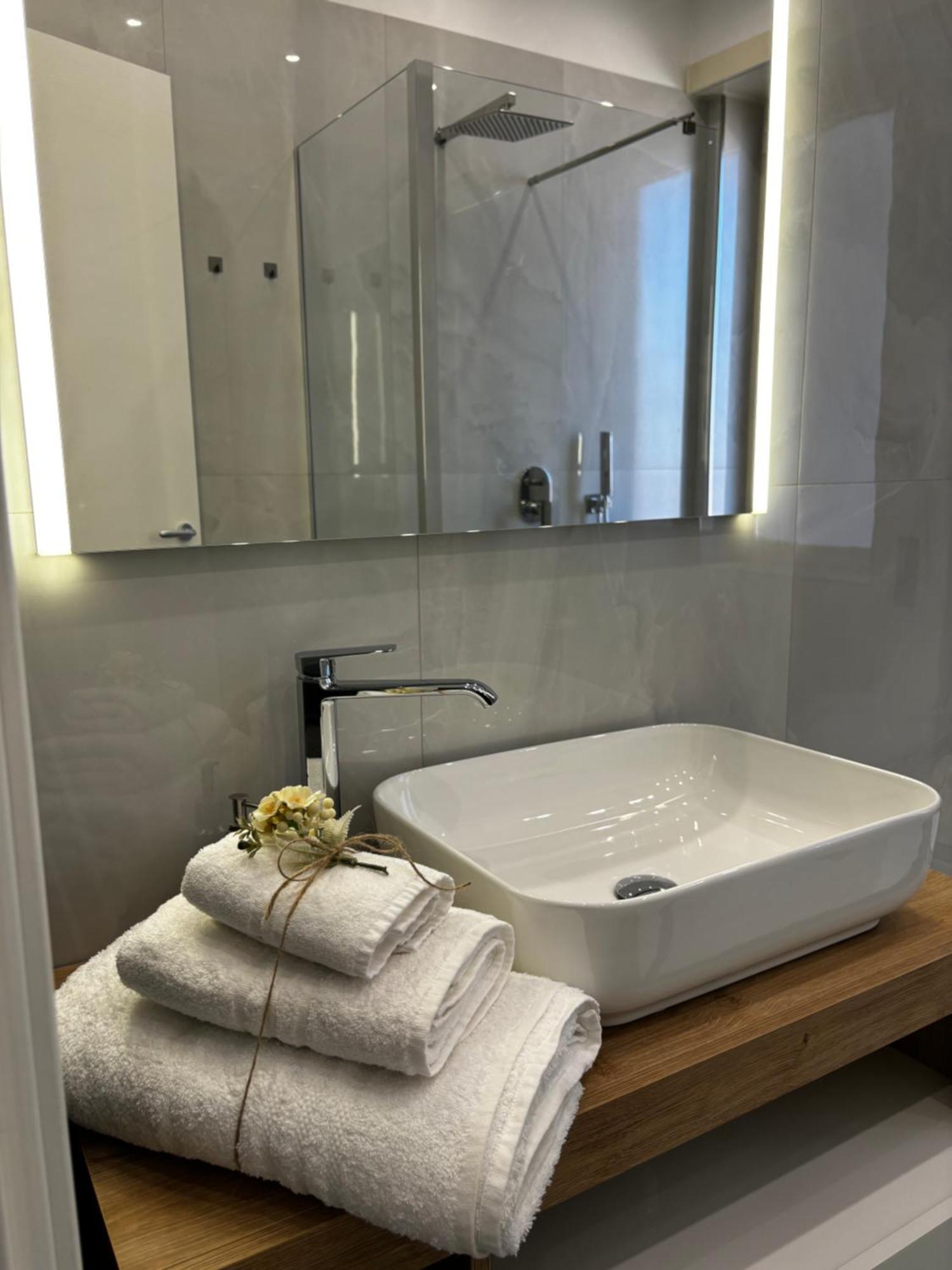 Louis Helen Appartement